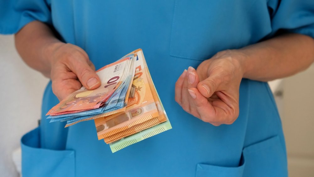 Step By Step Guide To Apply For a Canada Visiting Visa